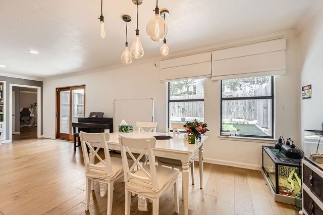 9518 Topridge DR 7, Austin, TX 78750