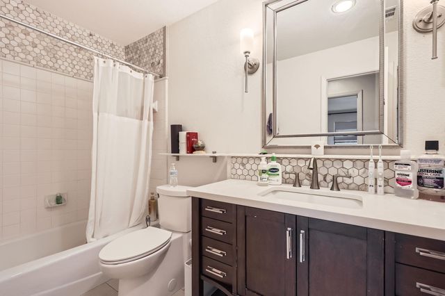 9518 Topridge DR 7, Austin, TX 78750