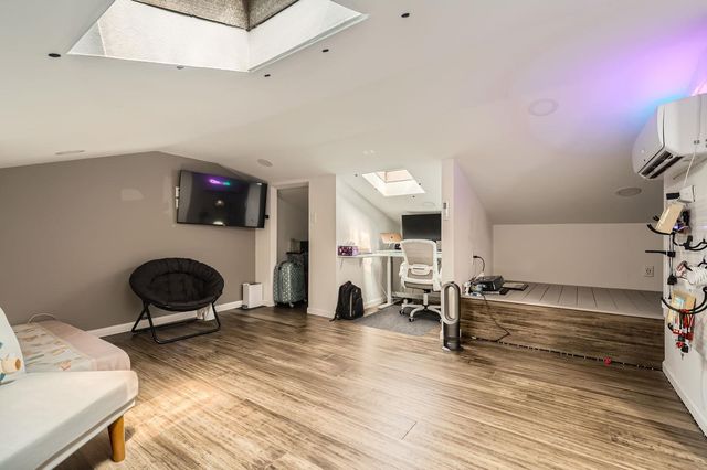 9518 Topridge DR 7, Austin, TX 78750