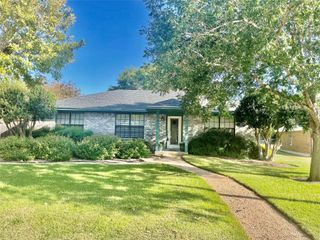 1113 Hackberry DR, Marble Falls, TX 78654