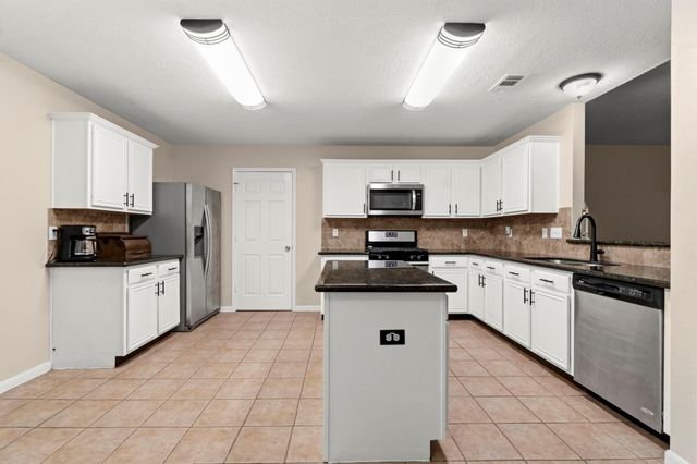 7023 Hayden Drive, Magnolia, TX 77354