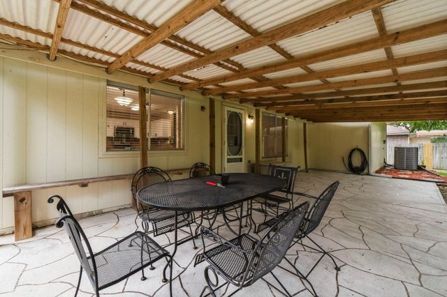 7023 Hayden Drive, Magnolia, TX 77354