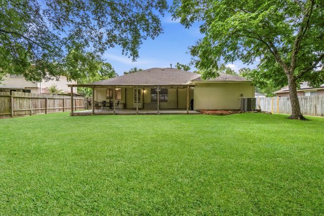 7023 Hayden Drive, Magnolia, TX 77354
