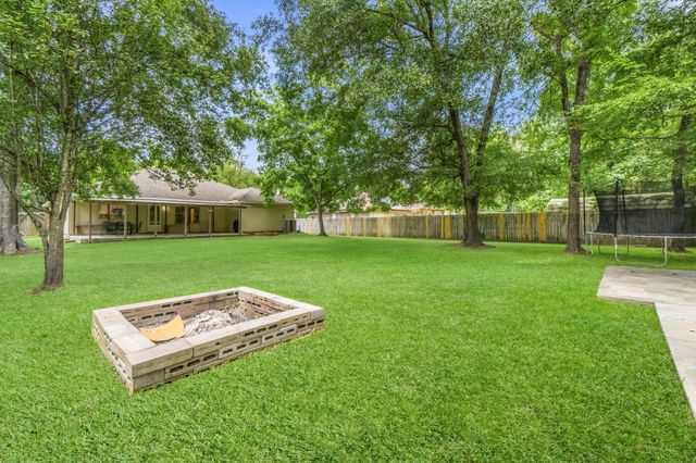 7023 Hayden Drive, Magnolia, TX 77354