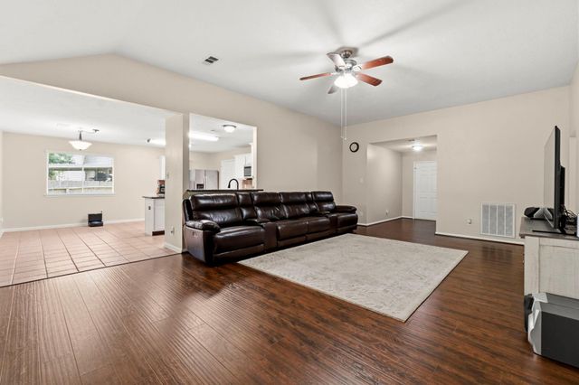 7023 Hayden Drive, Magnolia, TX 77354