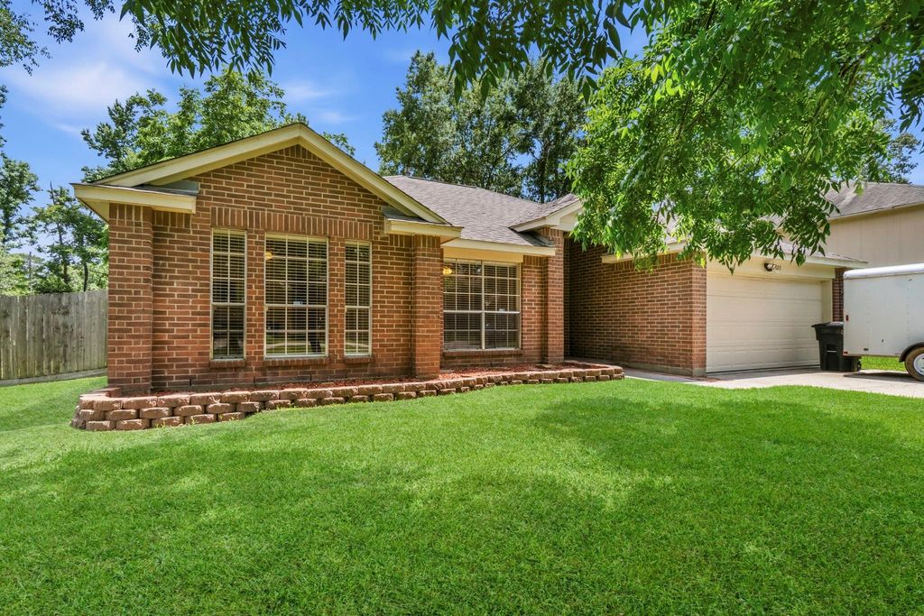 7023 Hayden Drive, Magnolia, TX 77354