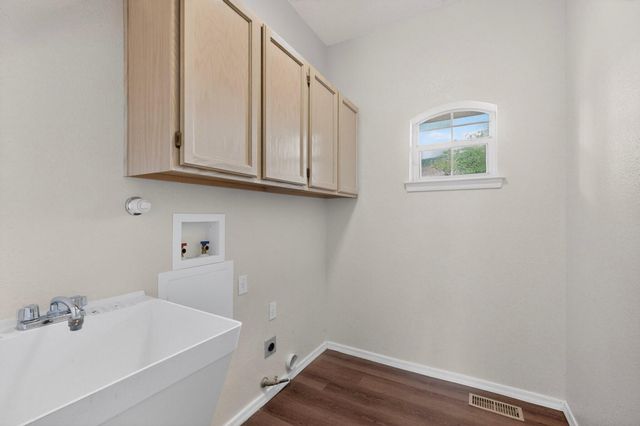 1327 Canyon Rim Drive NE, Albuquerque, NM 87112