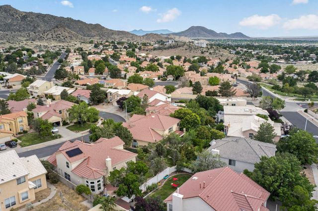 1327 Canyon Rim Drive NE, Albuquerque, NM 87112