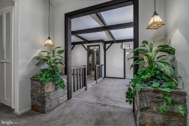 2310 HORSESHOE TRL, Chester Springs, PA 19425