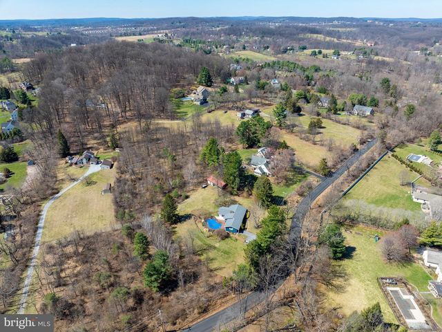 2310 HORSESHOE TRL, Chester Springs, PA 19425