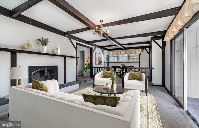 2310 HORSESHOE TRL, Chester Springs, PA 19425