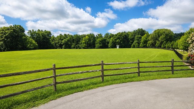1 Casparis Rd, Franklin, TN 37064