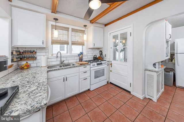 103 LAKE AVE, Hamilton, NJ 08610