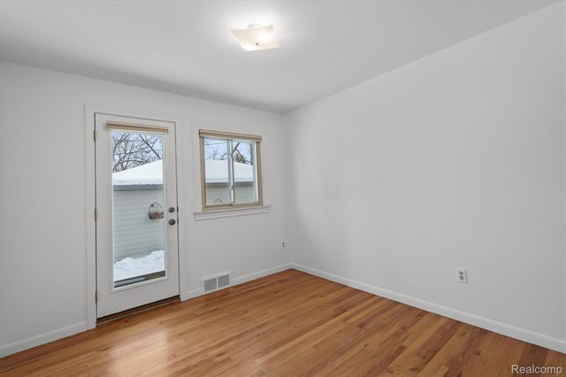 42583 Five Mile Road, Plymouth, MI 48170