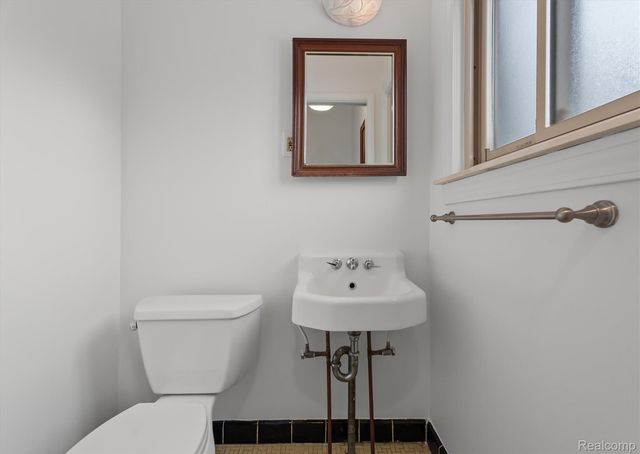 42583 Five Mile Road, Plymouth, MI 48170