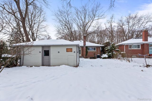 42583 Five Mile Road, Plymouth, MI 48170