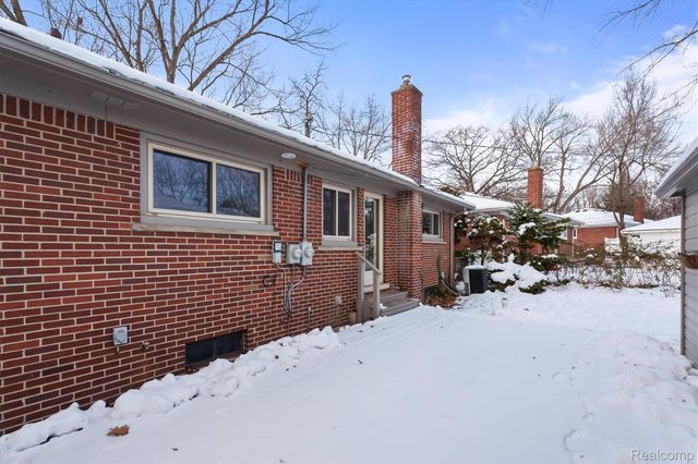 42583 Five Mile Road, Plymouth, MI 48170