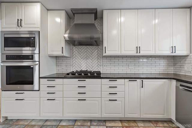 42583 Five Mile Road, Plymouth, MI 48170