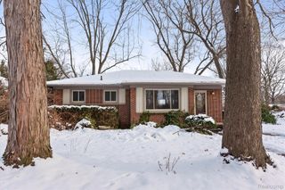 42583 Five Mile Road, Plymouth, MI 48170