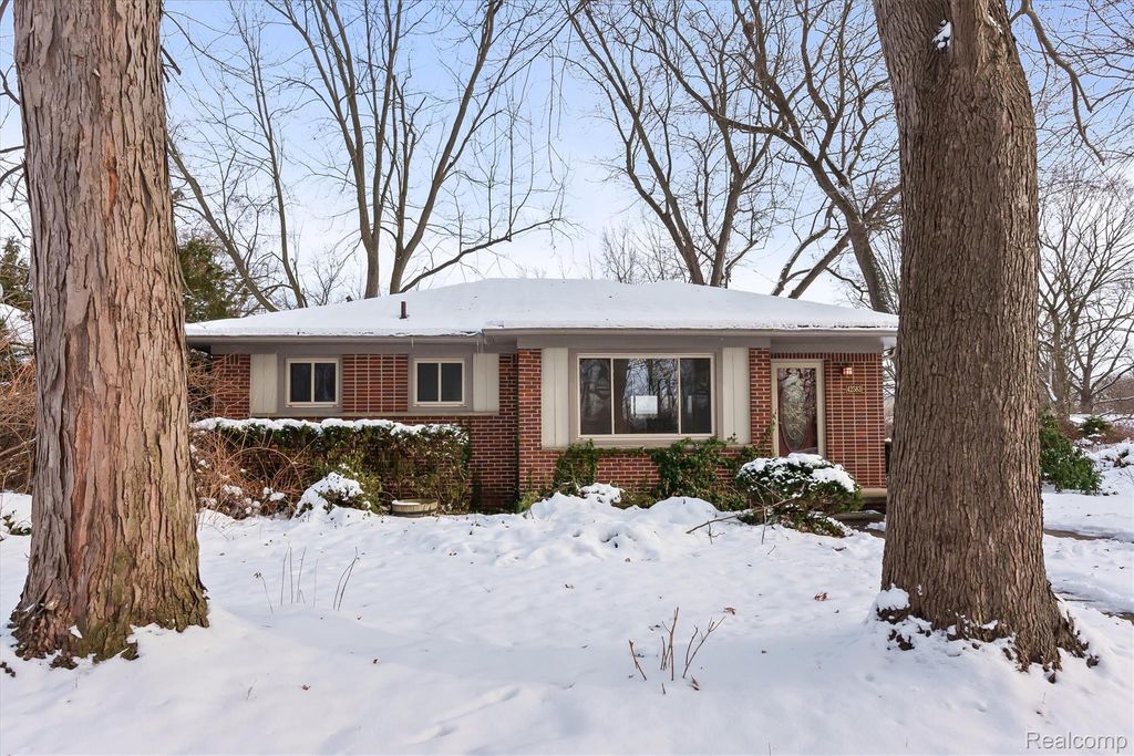 42583 Five Mile Road, Plymouth, MI 48170