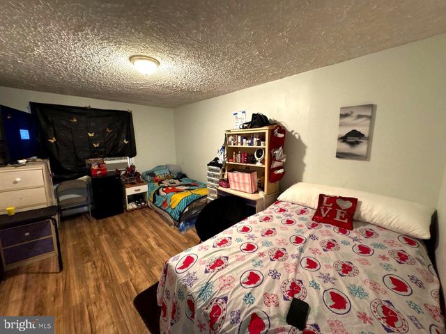 32 ELM ST, Trenton, NJ 08611