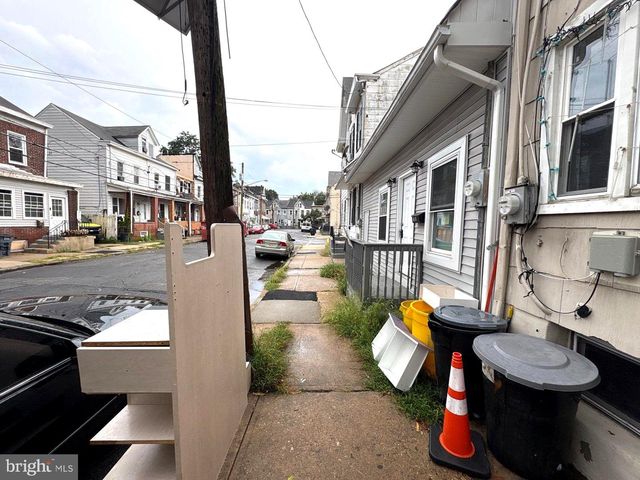 32 ELM ST, Trenton, NJ 08611