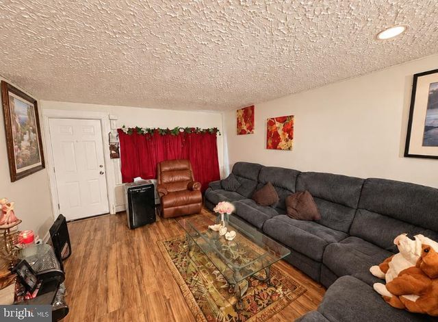 32 ELM ST, Trenton, NJ 08611