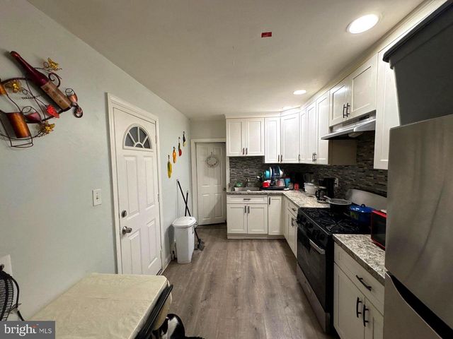 32 ELM ST, Trenton, NJ 08611