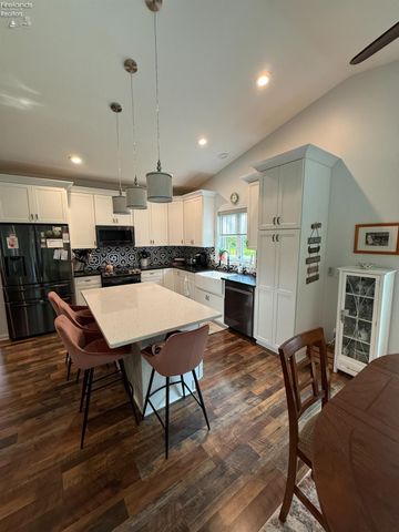 3741 Parkside Reserve Street, Vermilion, OH 44089