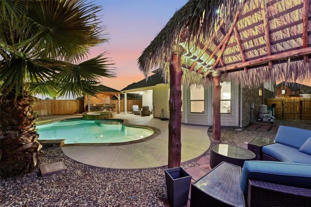 24630 Emerald Pool Falls Drive, Tomball, TX 77375