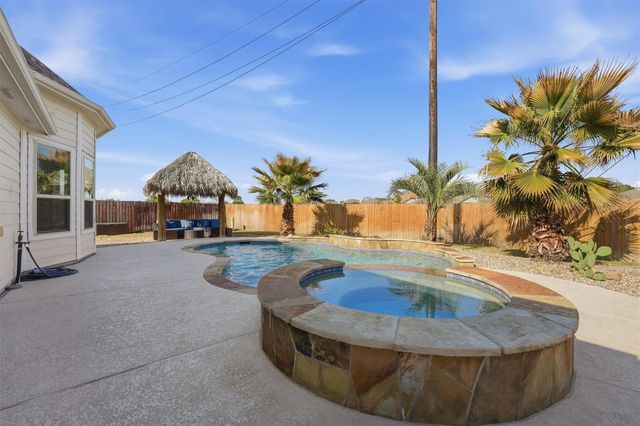 24630 Emerald Pool Falls Drive, Tomball, TX 77375