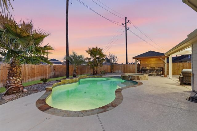 24630 Emerald Pool Falls Drive, Tomball, TX 77375