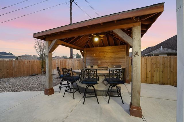 24630 Emerald Pool Falls Drive, Tomball, TX 77375