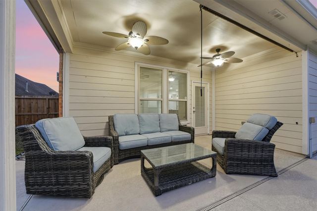 24630 Emerald Pool Falls Drive, Tomball, TX 77375