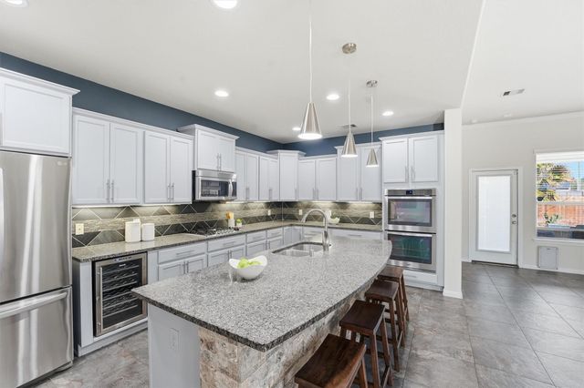 24630 Emerald Pool Falls Drive, Tomball, TX 77375