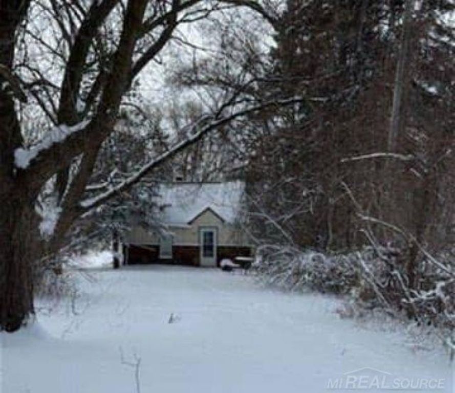 26950 Kuchenmeister Street, Chesterfield Twp, MI 48051