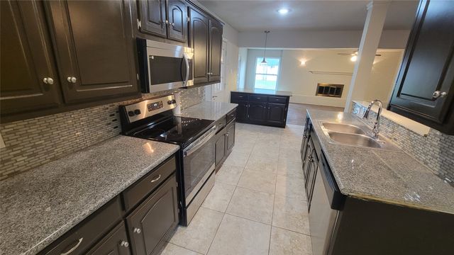 5613 Ammons Street, Haltom City, TX 76117