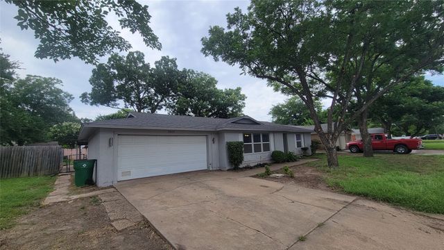 5613 Ammons Street, Haltom City, TX 76117