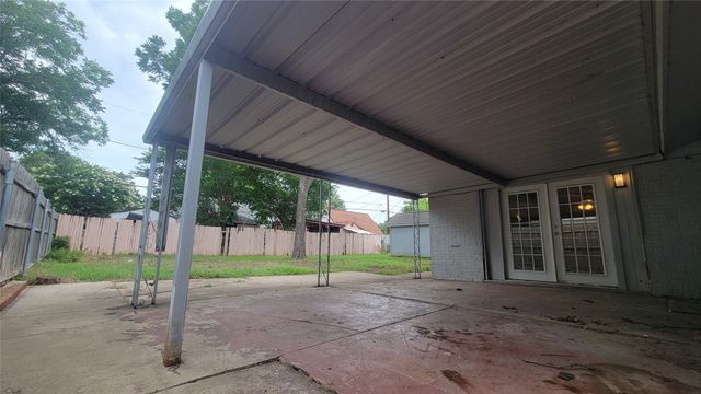 5613 Ammons Street, Haltom City, TX 76117