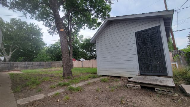 5613 Ammons Street, Haltom City, TX 76117