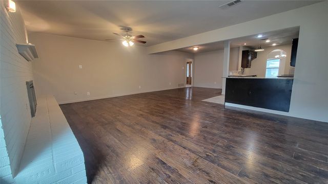 5613 Ammons Street, Haltom City, TX 76117