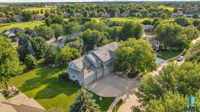 611 E 61st St Street, Sioux Falls, SD 57108