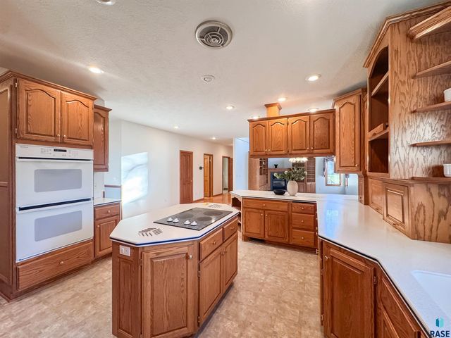 611 E 61st St Street, Sioux Falls, SD 57108