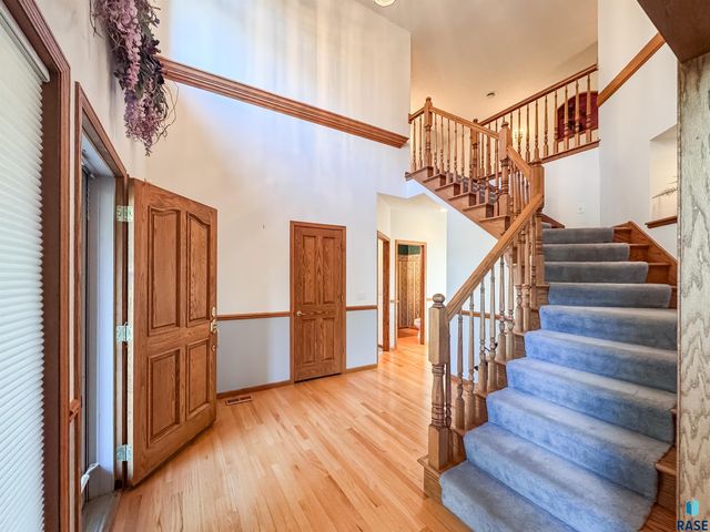 611 E 61st St Street, Sioux Falls, SD 57108