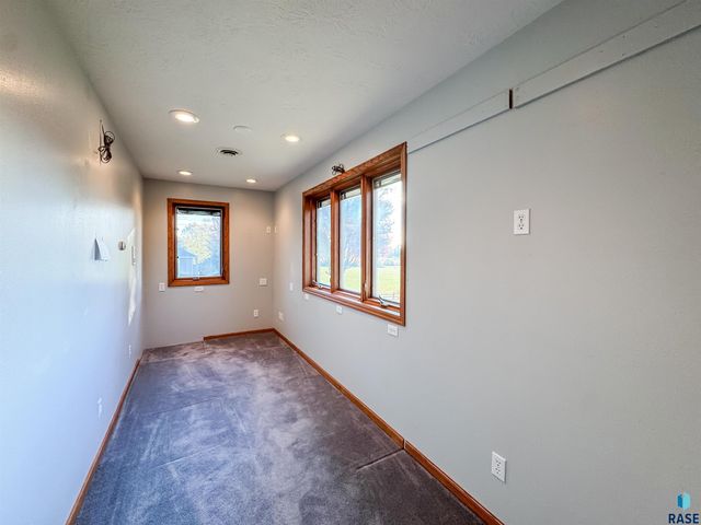 611 E 61st St Street, Sioux Falls, SD 57108