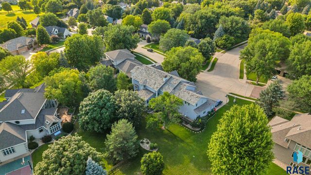 611 E 61st St Street, Sioux Falls, SD 57108