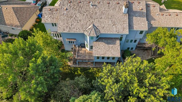 611 E 61st St Street, Sioux Falls, SD 57108