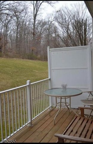 124 Wallace Ct 701, Green Brook Twp., NJ 08812