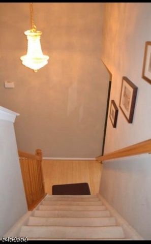 124 Wallace Ct 701, Green Brook Twp., NJ 08812