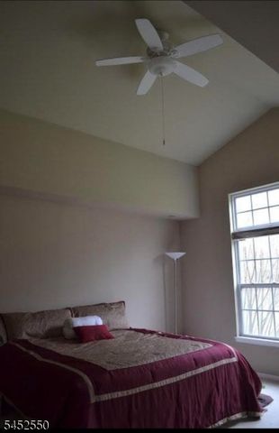 124 Wallace Ct 701, Green Brook Twp., NJ 08812